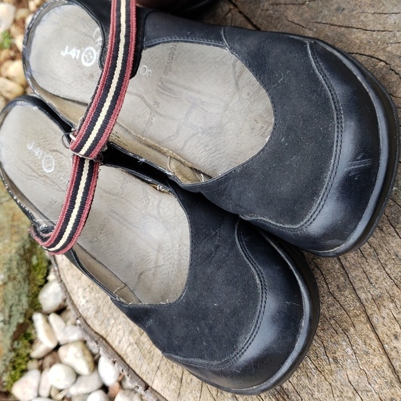 2 Pair J41 Leather Shoes size 8 - Picture 2 of 10